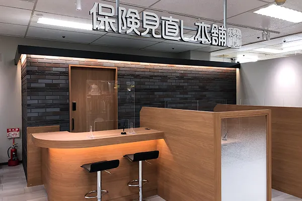 イズミヤ学園前店