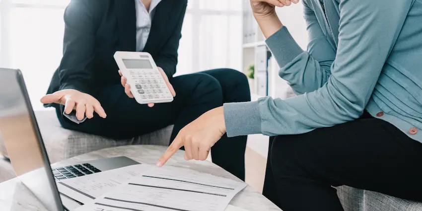 どこがいい？保険の見直し相談できる窓口3つ。必要なもの・基本の流れも